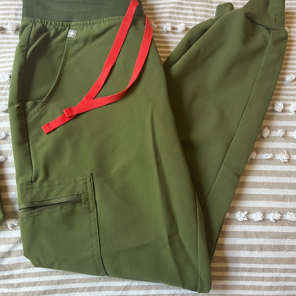 Figs scrubs set